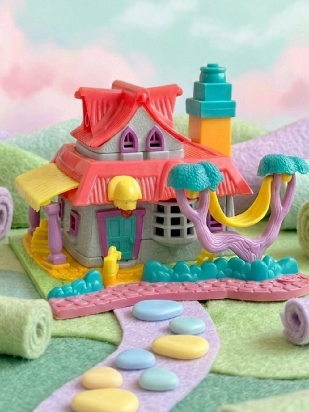 Vintage Polly Pocket Light-up Kitty House